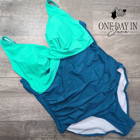 Eomenie Cross Front Tie Back One Piece Swimsuit Size 2XL - Picture 3 of 7